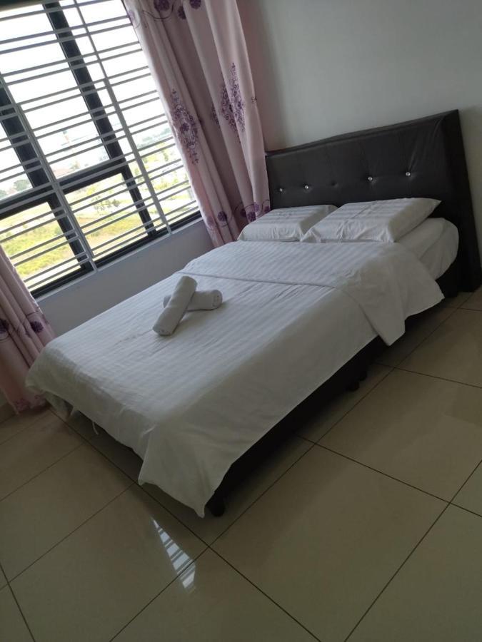 The Raffles Suites Johor Bahru Extérieur photo